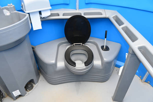 Portable Toilet Options We Offer in Breckenridge, MI